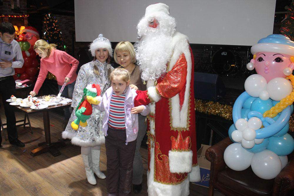 25 декабря в ресторане LifePub  прошел детский новогодний праздник, организованный фондом "Добросердие"