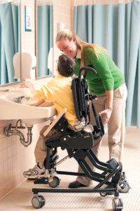 Постуральный менеджмент в положении сидя. Развитие способностей ребенка через функциональное сидение. Регулировка реабилитационного кресла для ребёнка инвалида.